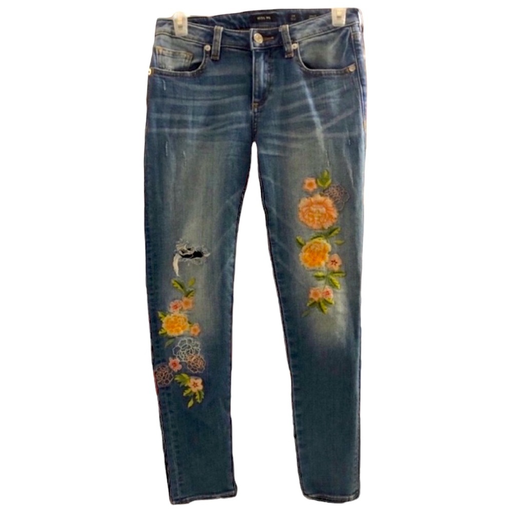 Miss Me Floral Embroidered Distressed Medium Wash Ankle Skinny Crop Jean 25
